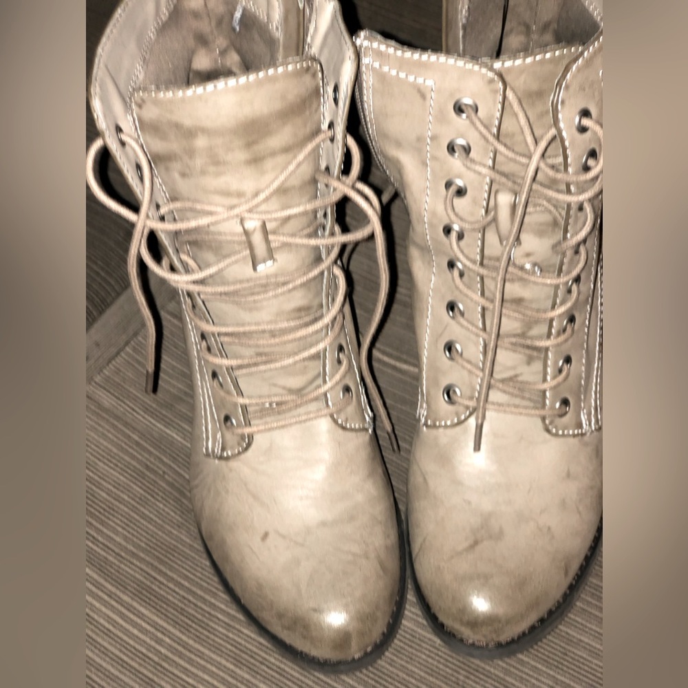 #Express Distress GREY SZ 8 NEW BOOTIES!